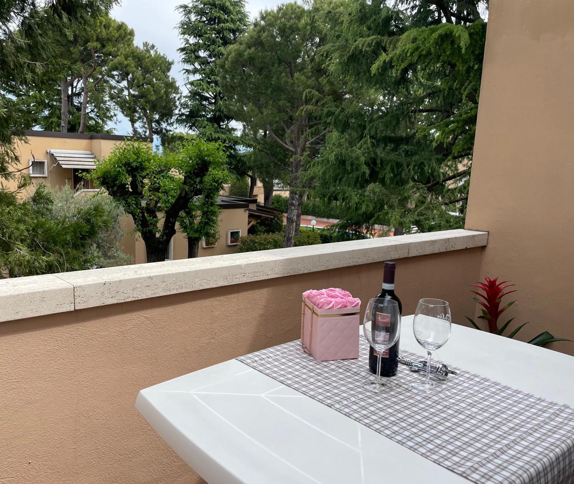 Nico'S Apartment Peschiera del Garda Exteriör bild